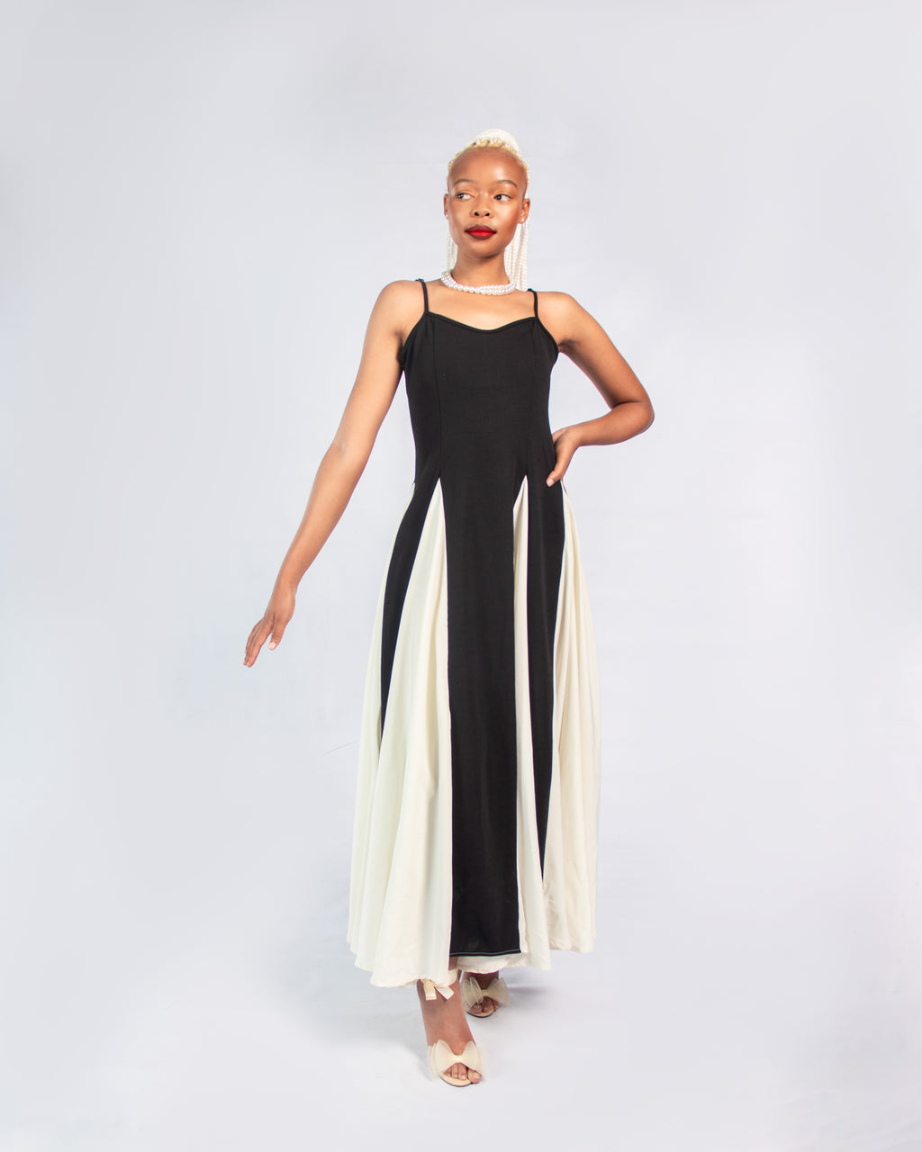 Colour block dress cream & black