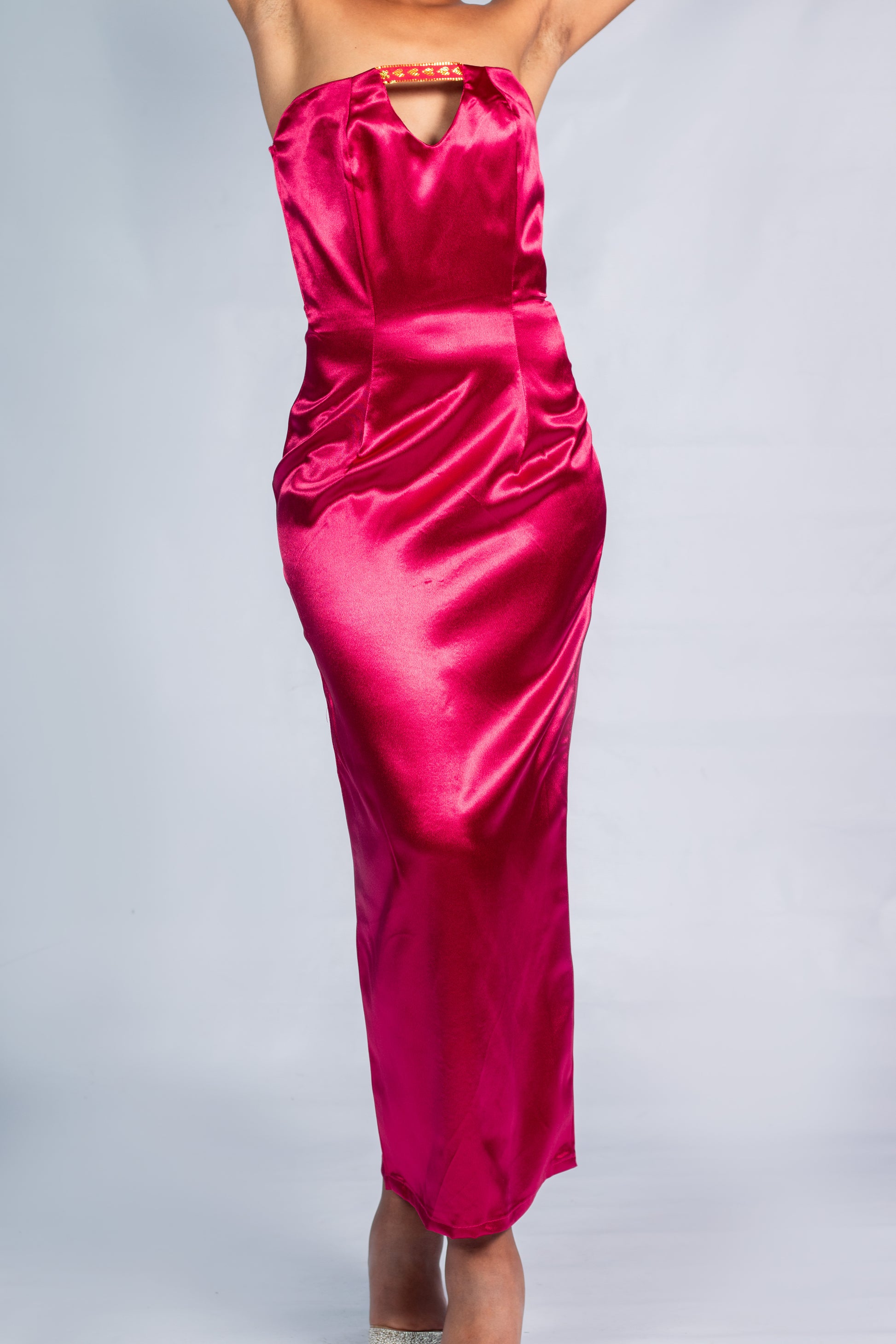 Elegant detachable ruffle hands dress