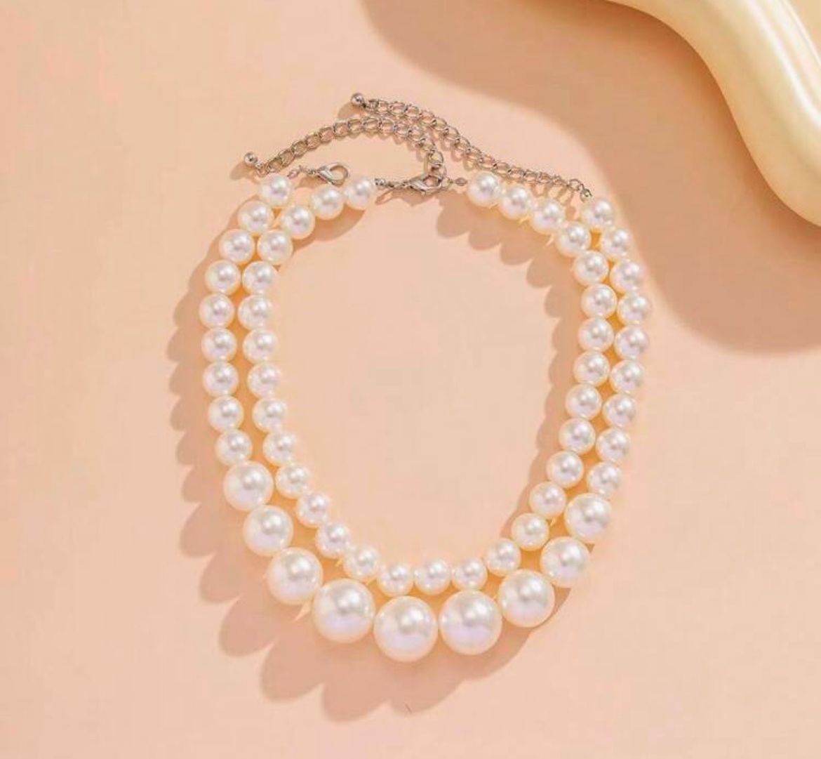 Double pearl and earrings