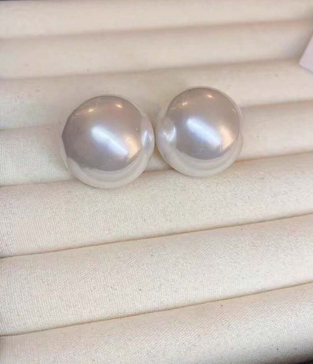 Extra large stud pearls