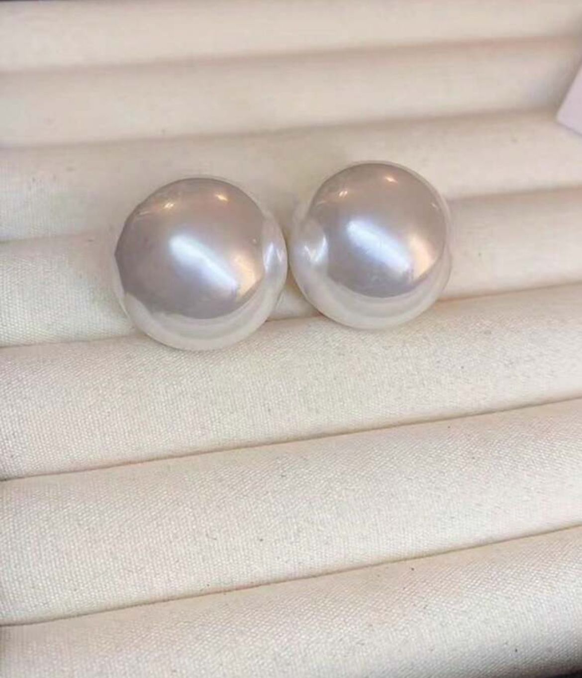 Extra large stud pearls