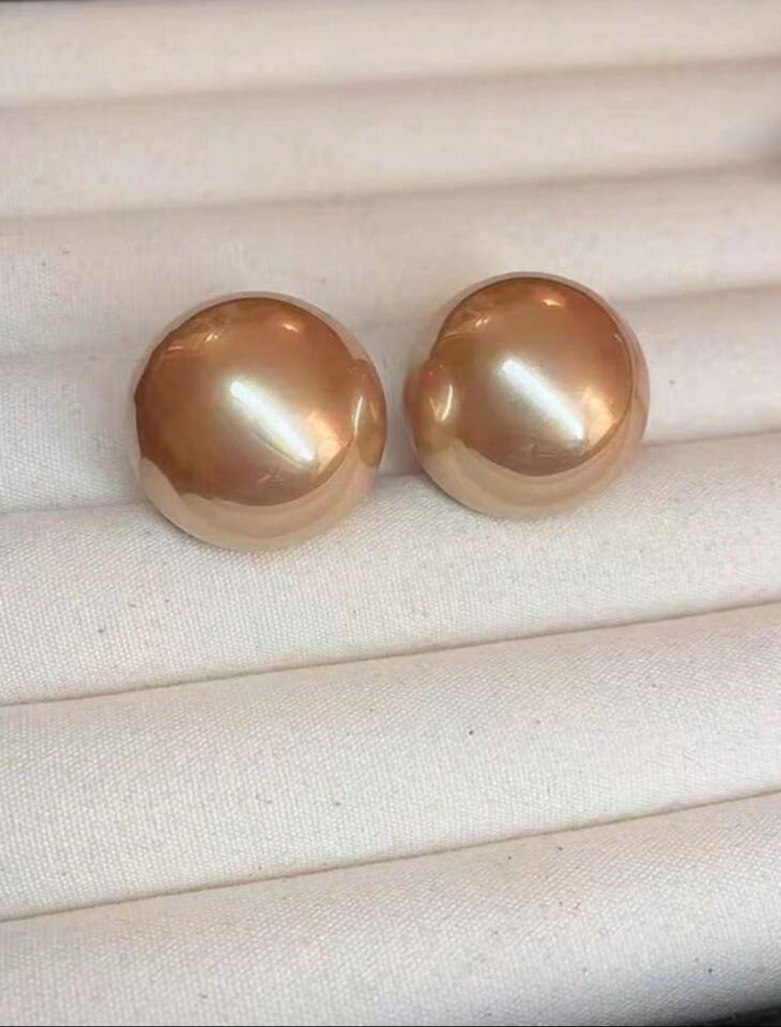 Extra large stud pearls